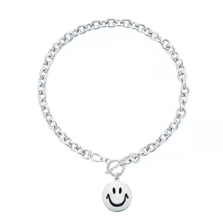 Kalung Rantai Liontin Smiley Bahan Titanium Steel Gaya Hip Hop Vintage