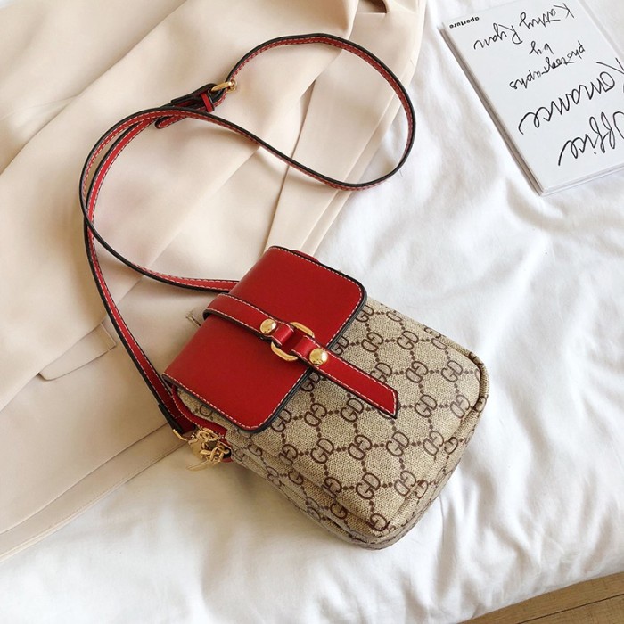 ✨ BISA COD ✨ Tas Selempang Wanita Import Mini Slingbag Cute Tempat Hp KualitasBagus - Merah