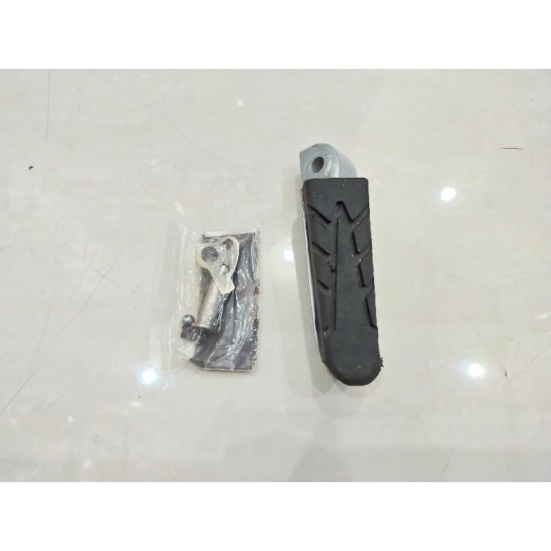 Step Belakang Foot step CB150R KIRI