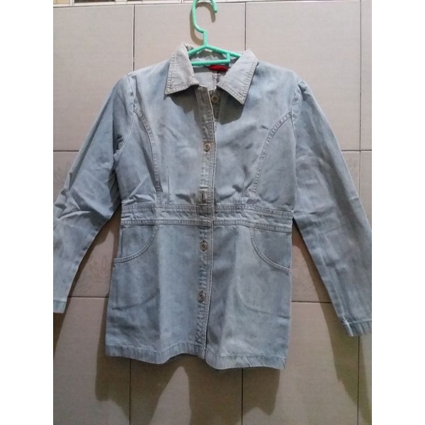 `PRELOVED` JAKET JEANS WANITA (Brand L.O.G.G)