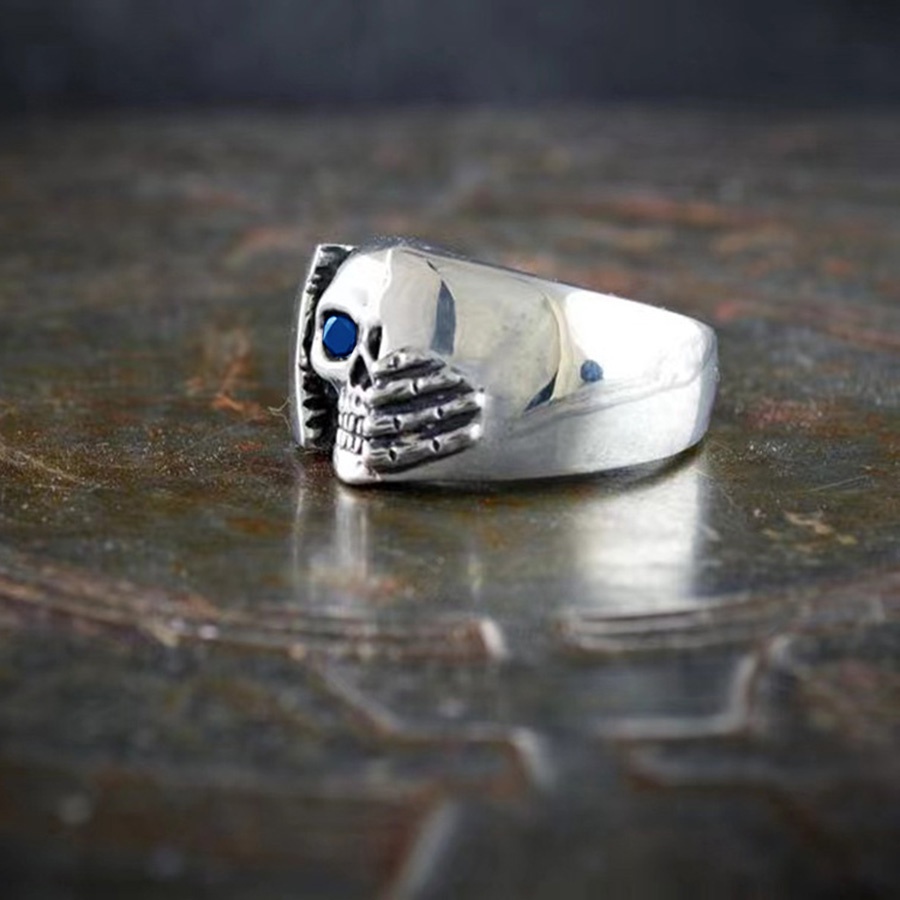 Cincin Bahan Titanium Steel Warna Silver Desain Tengkorak Hias Kristalberlian Biru Gaya Vintagepunk Untuk Pria