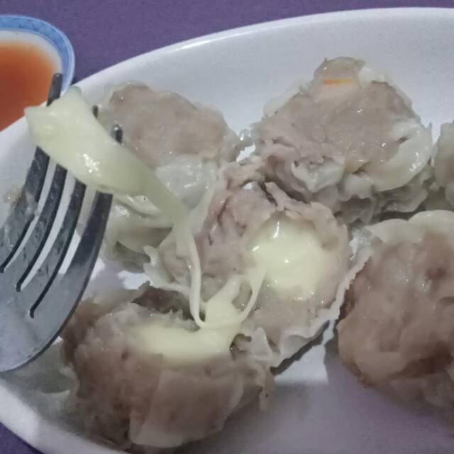 

Dimsum isi mozarela