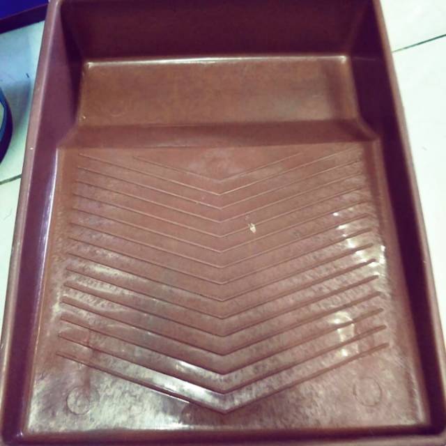 BAK CAT/ TATAKAN KUAS ROL CAT GAGANG/TEMPAT CAT