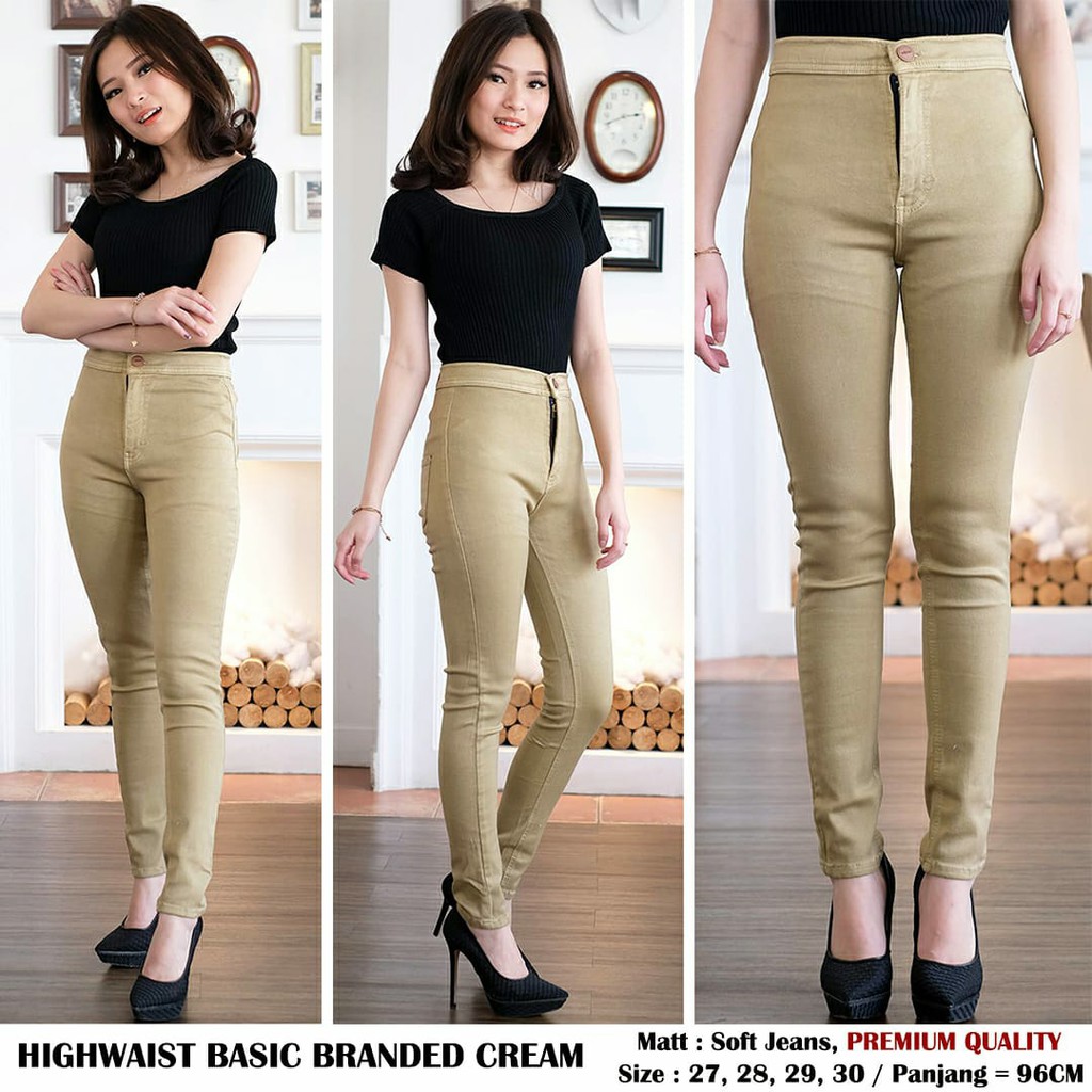  Celana  Jeans  Wanita  Model High Waist dengan Potongan Lurus 