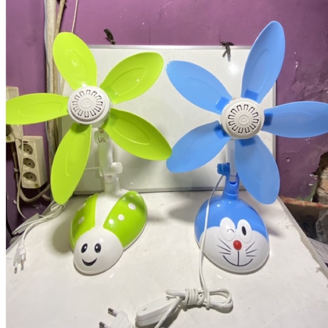 Kipas Angin Mini Kyzuku Karakter Doraemon Dan Kumbang 36 Watt/ Kipas Meja Karakter