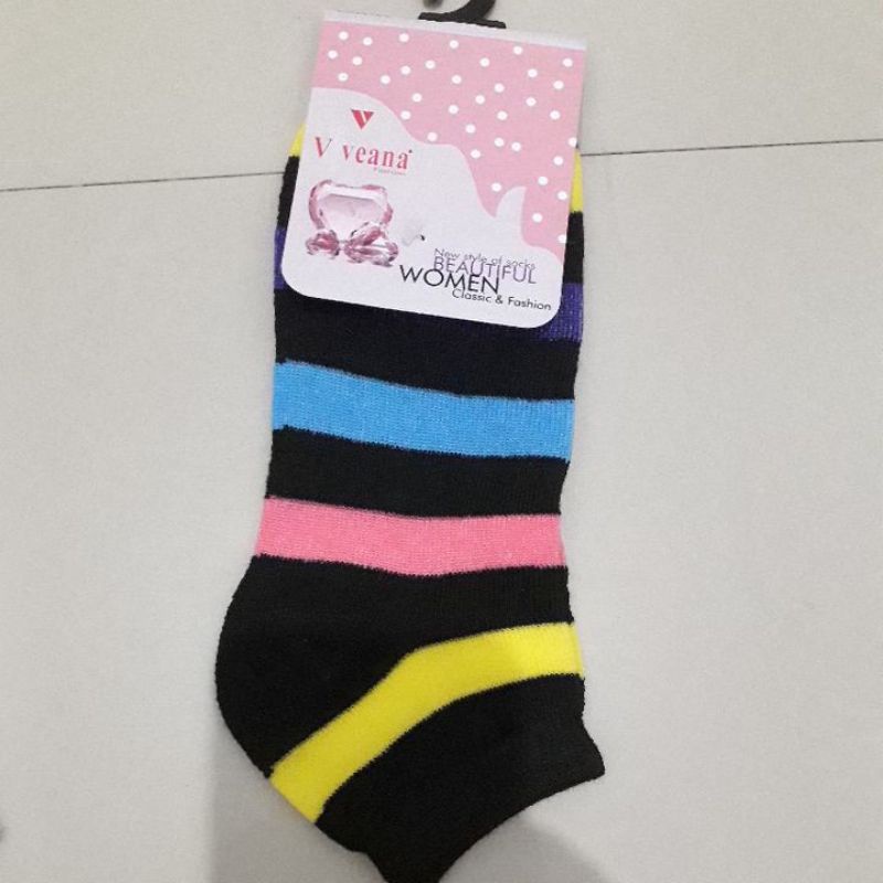 kaos kaki wanita motif garis