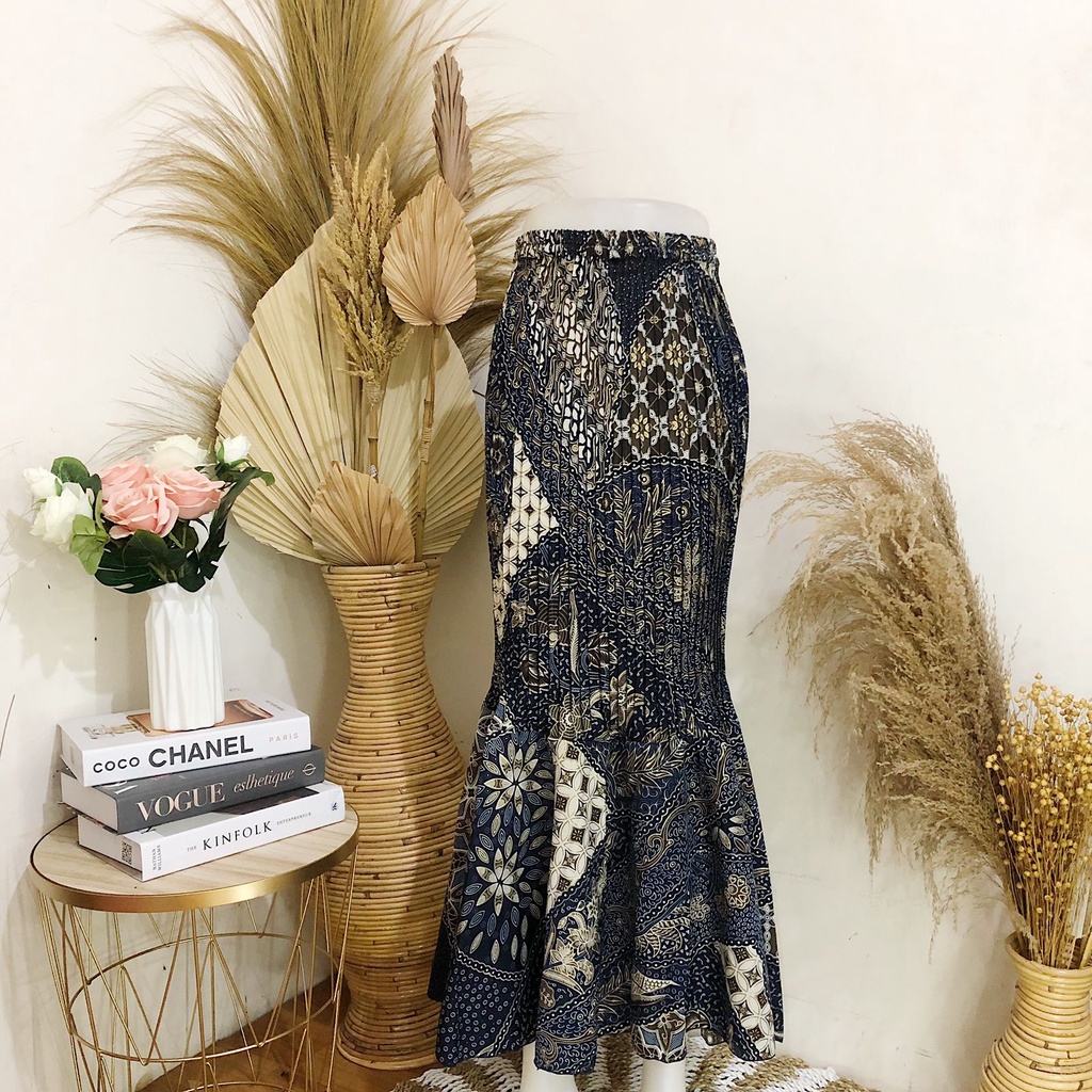 ROK BATIK DUYUNG PLISKET-Aurel Navy