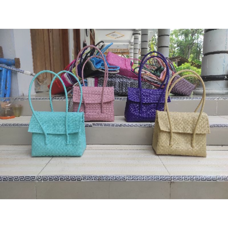 Tas Anyaman Plastik Ukuran M Tutup