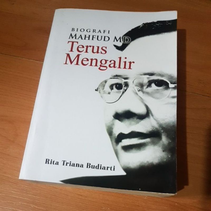 BIOGRAFI MAHFUD MD TERUS MENGALIR