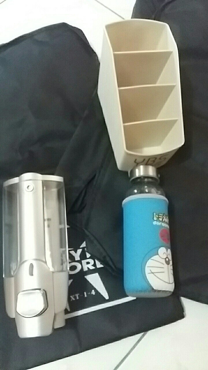 Tgb Botol Minum Kaca Dengan Handle Sarung Karakter