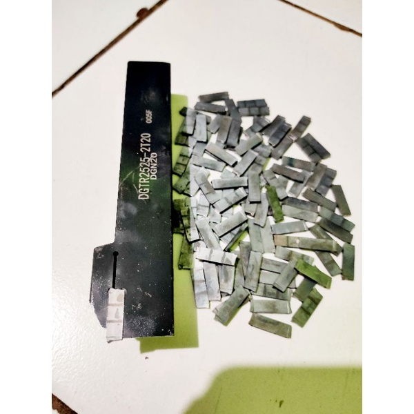 HOLDER CUTTING DGTR 2525-2 UNTUK INSERT DGR 2MM