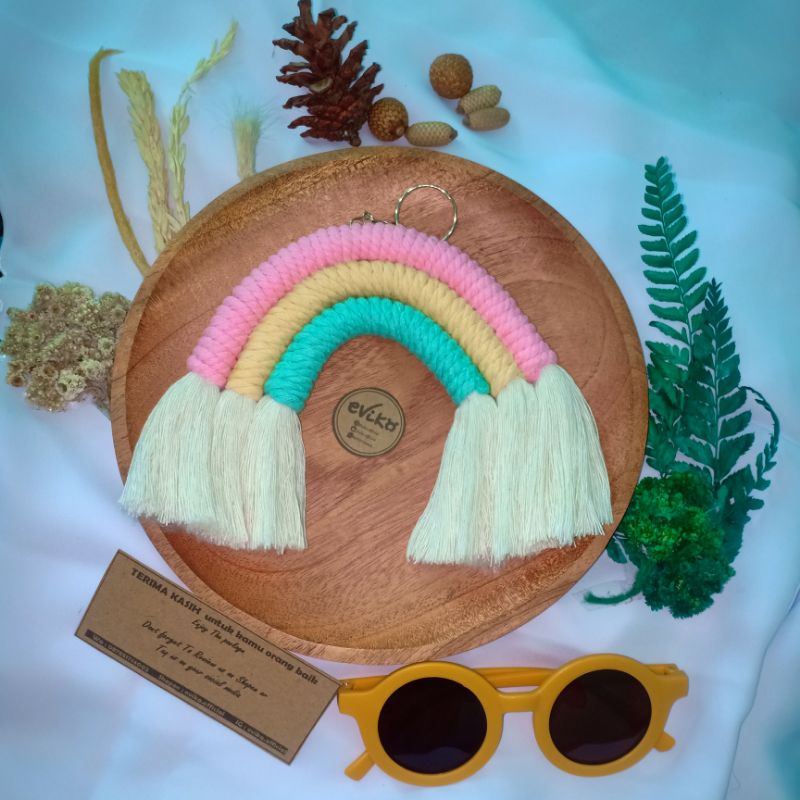 MACRAME RAINBOW MEDIUM | Gantungan Kunci | Gantungan Tas | Souvenir | Macrame Rainbow | Mini Size