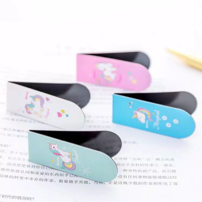 

PEMBATAS BUKU MAGNET STICKY NOTES PLASTIK HOLOGRAM