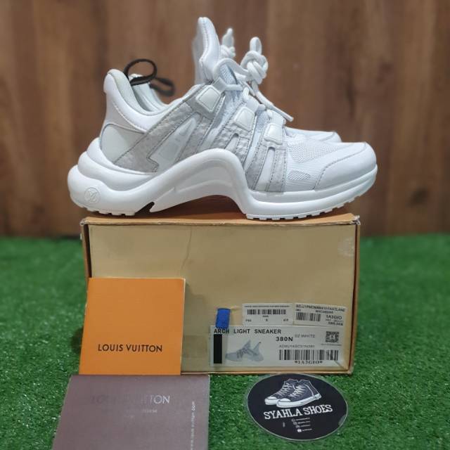 louis vuitton archlight harga