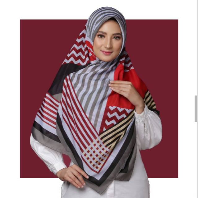 KERUDUNG SYAR'I/SEGIEMPAT/YEFFA SCRAF/YEFFA AL-AMANY