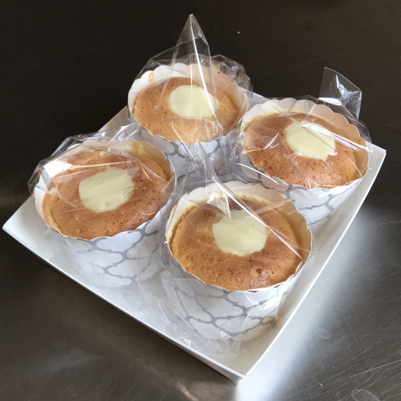 

DURIAN Custard Cake Fluffy Cotton Cake (4pcs) Gift Surabaya