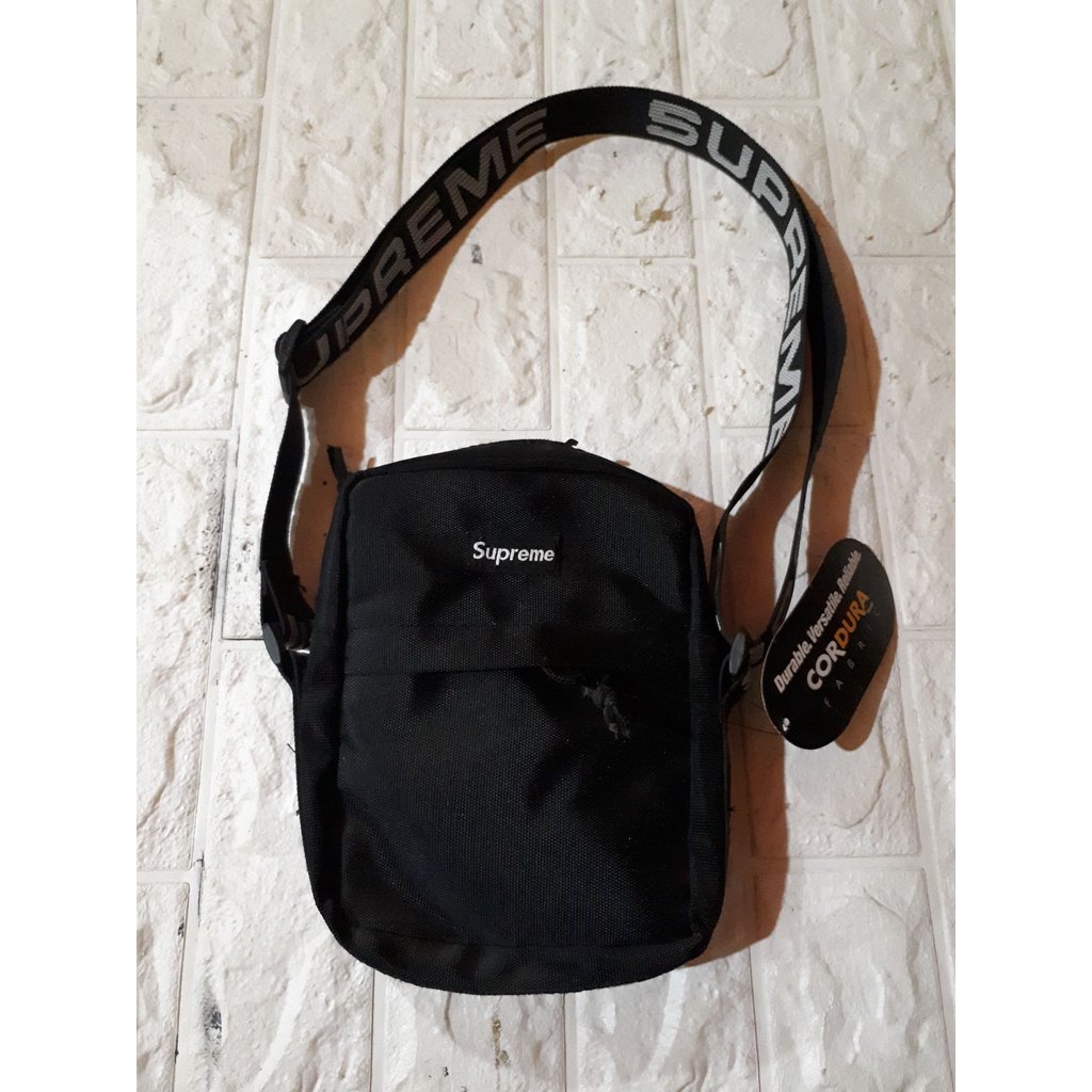 TAS SELEMPANG COWOK SUPREME