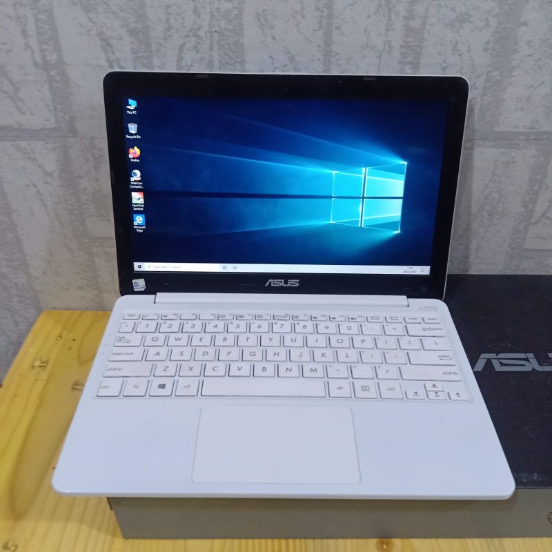 Jual Notebook Asus E203mah Celeron N4000 Ram 2 Hdd 500gb Shopee Indonesia 6639