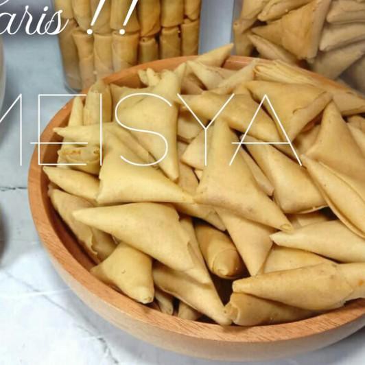 

☎ SAMOSA ABON SEGITIGA ISI ABON AYAM - abon ayam ✻