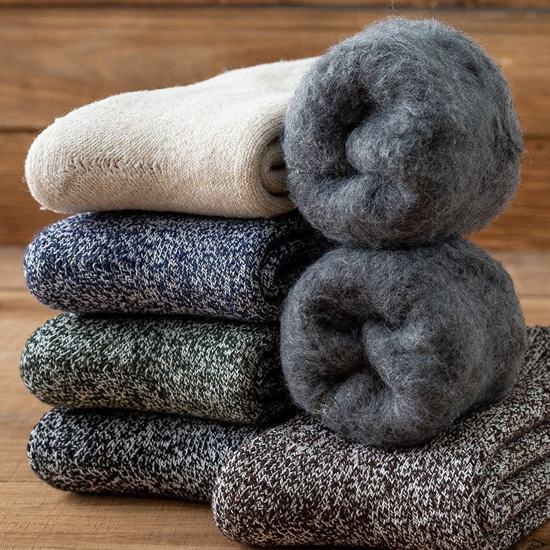 Kaos Kaki Musim Dingin / Winter 012