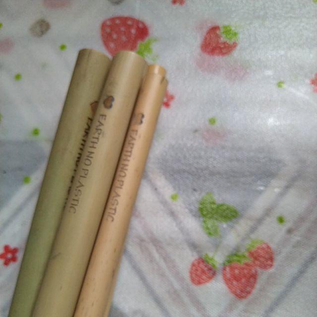 Sedotan Bambu Dengan Grafir