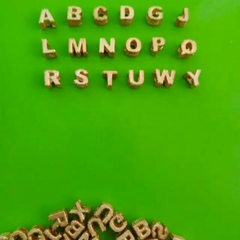 CHARM GELANG HURUF BALOK U V W X Y Z BALOK MAINAN LIONTIN HIASAN KADAR 375/8k (U-Z)