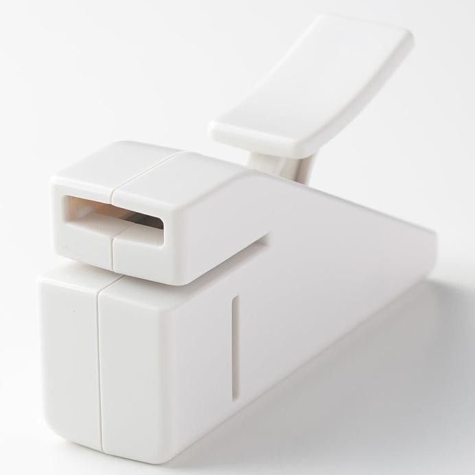 

MUJI - STAPLE FREE STAPLER