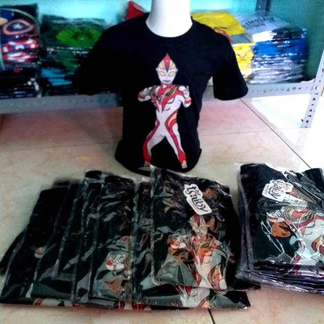 Kaos karakter anak Ultraman
