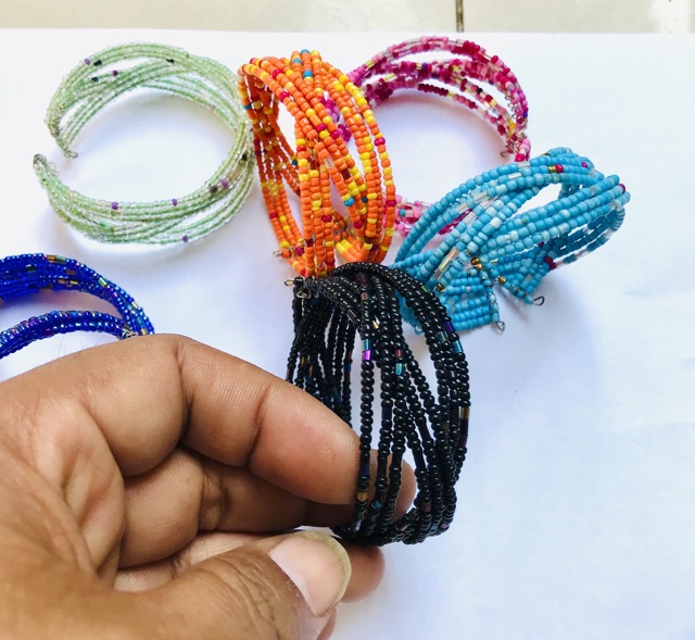 Gelang tangan wanita / gelang manik manik