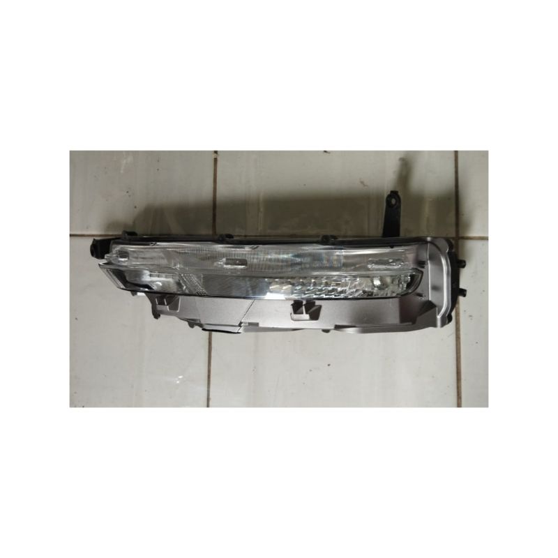 LAMPU SEIN BUMPER DEPAN TOYOTA FORTUNER VRZ 2021 2021ORIGINAL