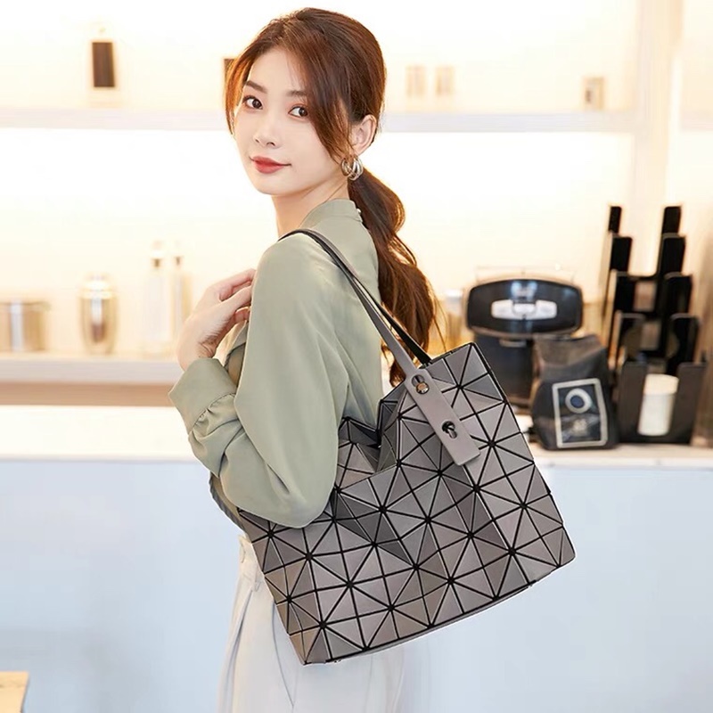 100%Original ISSEY MIYAKE with Anti-fake mark Rock package 7 ✖10 shoulder bag tote bag