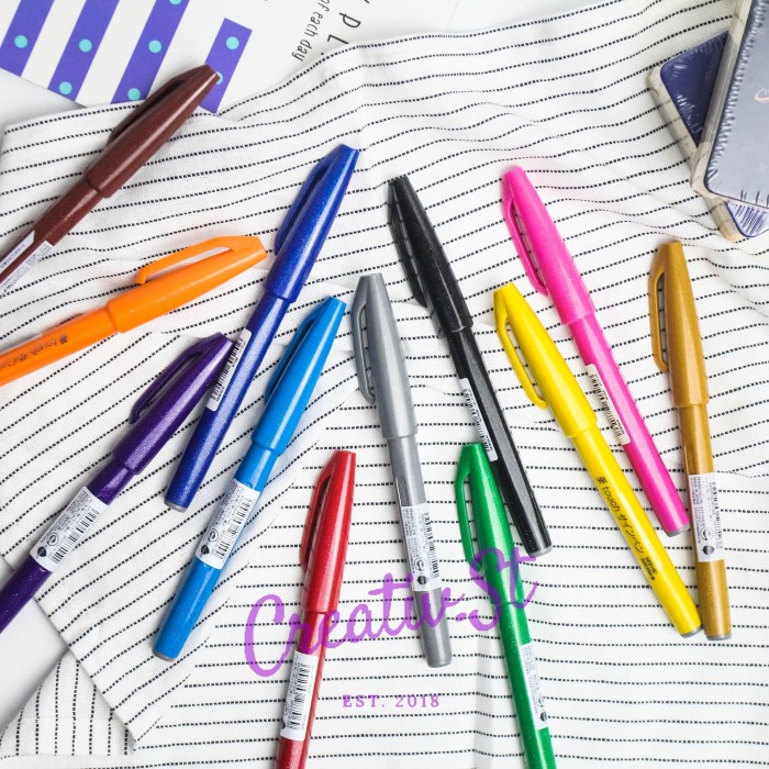 

kaligrafi-perlengkapan- pentel brush sign pen ses-15c - cokelat tua -perlengkapan-kaligrafi.