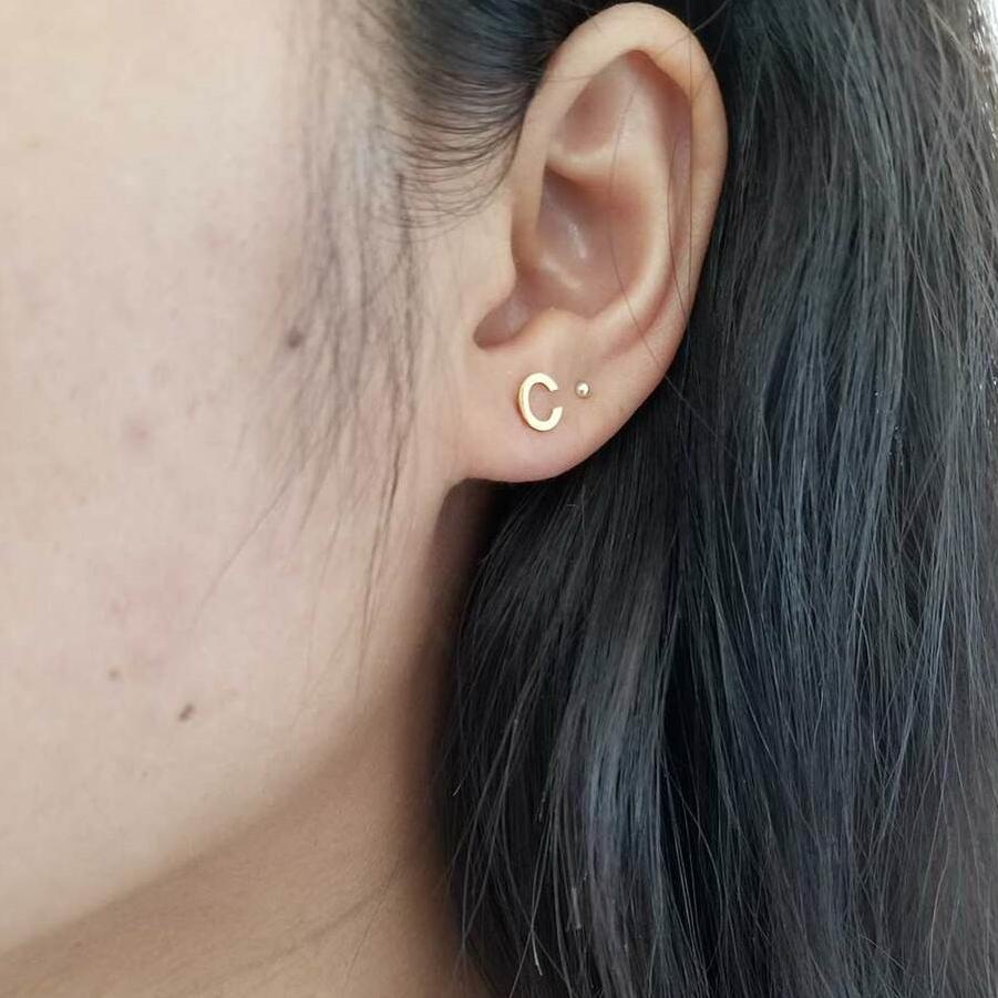 Terlaris.. Anting Tusuk Emas Huruf / Inisial / Abjad / Alfabet 8K - SDW Gold -