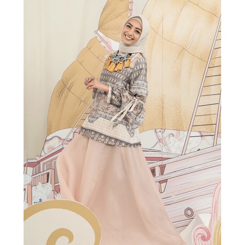 Sacha blouse by Wearing Klamby