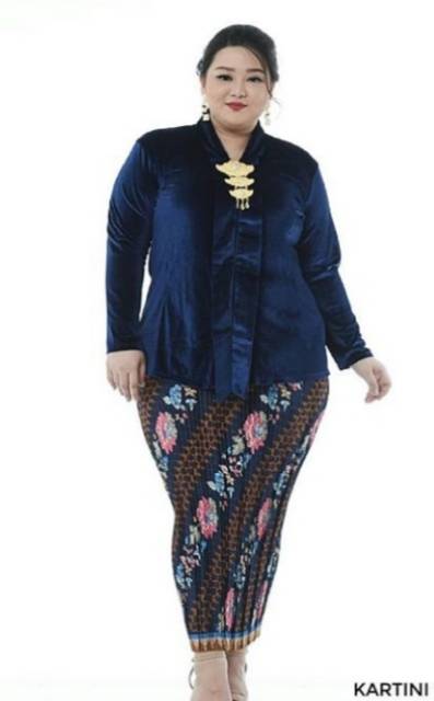 Kebaya beludru Kartini polos size Jumbo