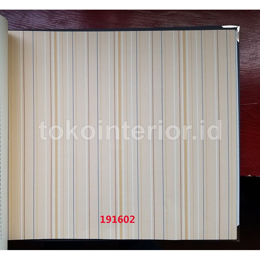 Wallpaper Dinding Simple Garis Vertikal Multi Warna