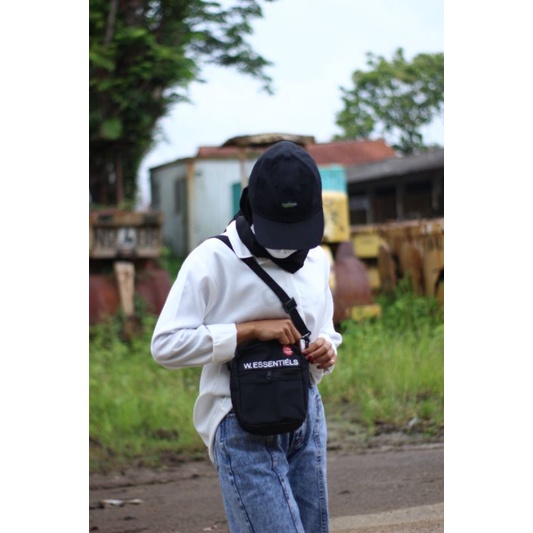 SLINGBAG TAS SELEMPANG W.ESENTIELS  BLACK  TERBARU