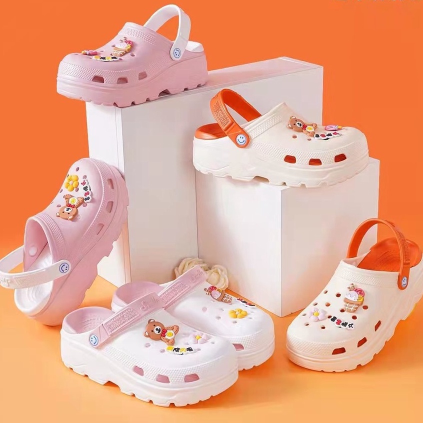 [littlecrab] Sandal Fuji Baim Warna Pastel Lembut Berkualitas Sandal Peninggi Badan Anti Slip Sandal Lubang Motif Eskrim Sandal Eva Anti Air Sandal Unik Lucu Jibbitz Gambar Beruang Lolipop Bunga Ice Cream Cute Sandals Sandal Buaya Korean Style