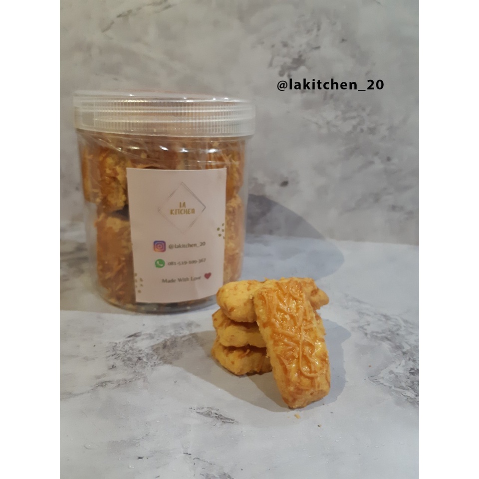 

Homemade Kue Kering Kastengel - Castangel Cookie Keju