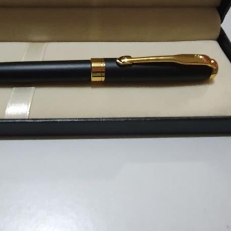 

◄ Pulpen Promosi Eksklusif Sonnet RFS Matte Black Gold Trim Free Grafir ➶