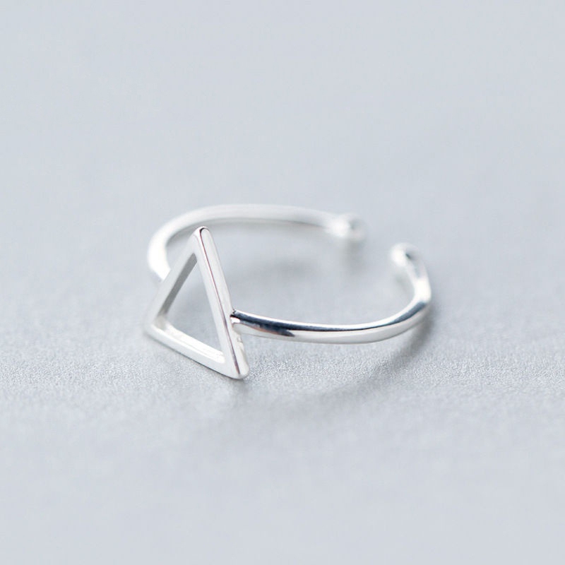 Cincin Silver Motif Segitiga Geometri Adjustable Kreatif untuk Wanita
