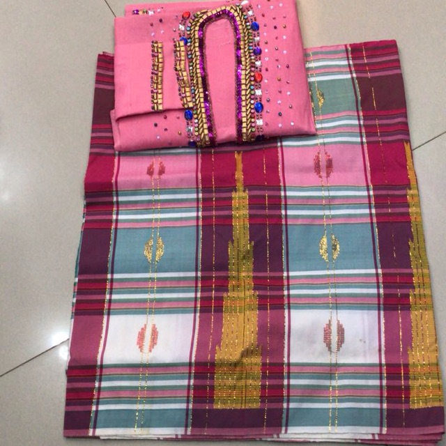 Baju bodo dan sarung