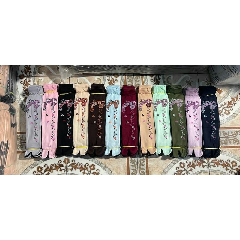 Kaos Kaki Jempol Wanita Muslimah Motif Bunga Anggrek (Nylon Spandex, Tapak Hitam, Panjang Sebetis, Tebal, Murah, Size L)