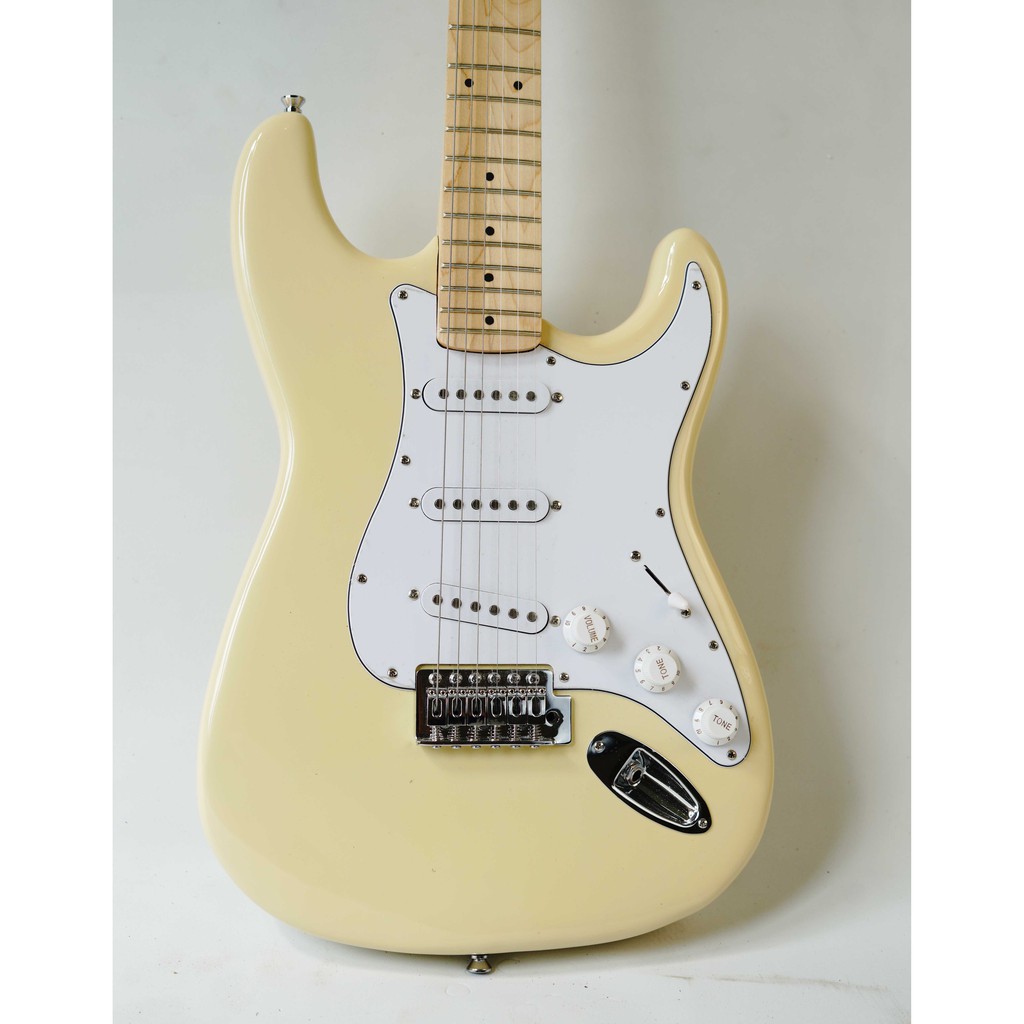 Gitar Elektrik Fender Stratocaster Custom