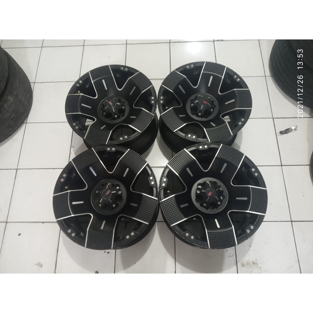 velg mobil second model offroad ring 17 lubang baut 5x114 warna hitam copotan xtrail