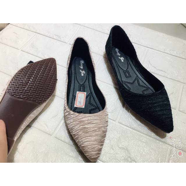 Pansus Wanita,  Pansus Polos