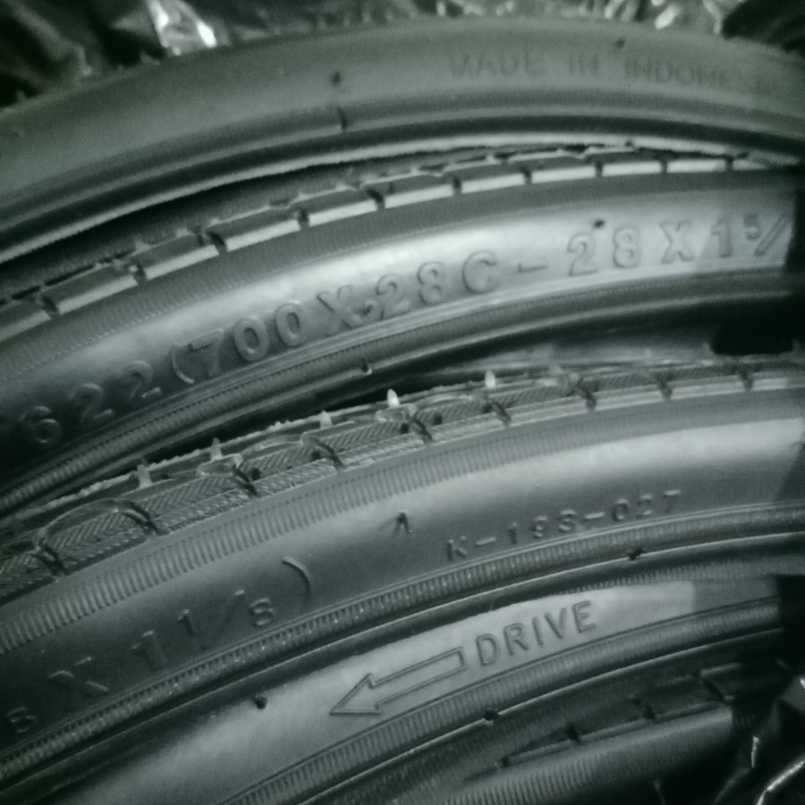 Ban luar sepeda fixie 700 x 28c Kenda