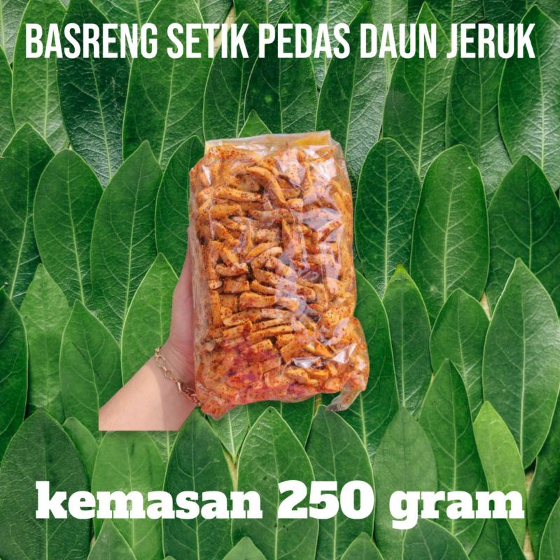 

Basreng pedas Daun Jeruk / Balado / Original 250 Gram enak