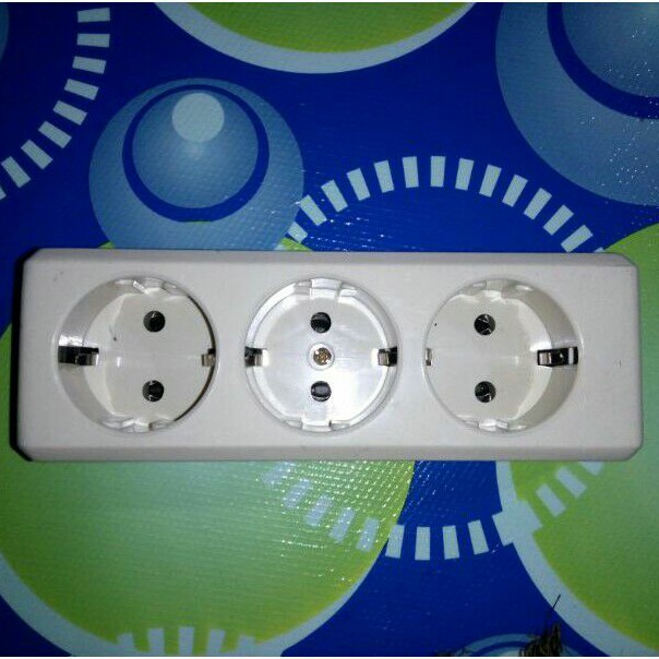 STOP KONTAK LISTRIK LUBANG 3