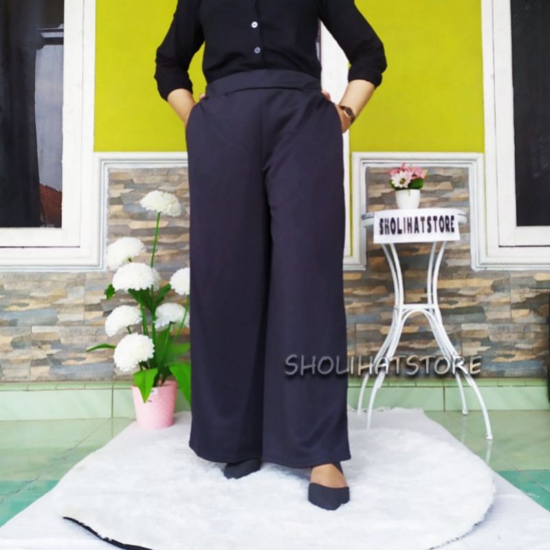 SUPER JUMBO CELANA WANITA KULOT / KULOT SCUBA POLOS HITAM DAN PUTIH UKURAN SUPER JUMBO XXXL XXL / CLANA KULOT SCUBA JUMBO HITAM BIG SIZE / CELANA KULOT SCUBA BIG SIZE XXXL / CELANA KULOT SUPER JUMBO POLOS / CELANA PANJANG WANITA OVER SIZE / KULOT PANJANG